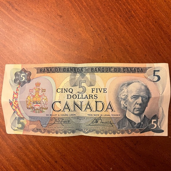 $5 Dollar Bill 1979 Bank of Canada Vintage Canadian Currency Money - Picture 1 of 2